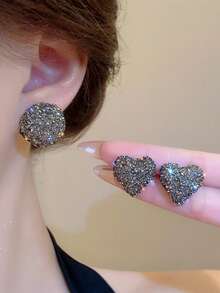A Pair Of Fashionable Grey Heart-Shaped Earrings, Versatile And Suitable For Any Occasion. - Silver - View 7