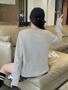 Camiseta de manga larga con cuello redondo, estampado de letras en contraste, de corte holgado y uso versátil para uso diario casual, color gris claro, para primavera y vacaciones - Gris Claro - Ver 2