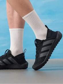 adidas DAROGA 25 低筒 健行鞋 男女同款 黑色 - 黑色 - 查看 1