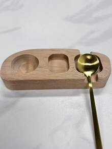 两件套木制鸡蛋托盘，含勺子和调味碟。这款木制鸡蛋托架专为溏心蛋设计，采用红木制成，包含鸡蛋托盘、蛋杯和蛋壳杯架。 - 彩色 - 查看 12