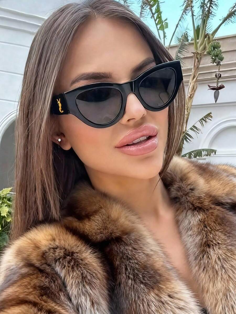 1pc Retro Large Frame Cat Eye Glasses For Women, Fashionable & Unique, Suitable For Travel, Vacation, Daily Wear, Beach Accessory - Black - View 1