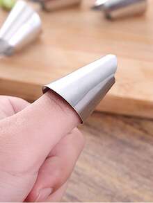 2pcs Multi-Function Thumb Vegetable Peeler, Garlic Peeler, Nail Protector - Silver - View 4