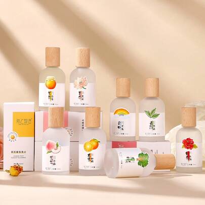 3瓶/套，每瓶50毫升，无酒精东京柑橘香氛喷雾，蕴含茉莉和玫瑰香调，清新持久，不刺激皮肤。男女皆宜的香氛喷雾。不含酒精，香味持久。小巧瓶身，方便携带，让您随时随地沉浸于迷人香氛之中。