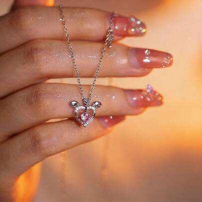 1件S925纯银奢华天使翅膀设计吊坠项链，镶嵌闪亮锆石，优雅日常佩戴饰品，馈赠亲友的优质礼物