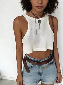 Sylvia 女士夏季基础款简约无袖露脐圆领背心，透气针织面料，纯色，宽松版型，休闲风格，适合日常、海滩、旅行穿着。 - 白色 - 查看 4