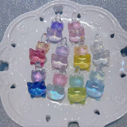 10颗夜光透明萤火虫和小猫装饰珠，适合DIY手工制作，例如冰箱贴、手机壳、发夹和其他饰品。