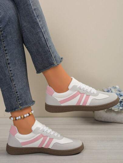 A Pair Of White Round-Toe Lace-Up Women's Training Shoes, Lightweight German Army Trainers, New 2026 Spring/Autumn Classic Forresstyle Casual Versatile Sports Outdoor Flat Skate Shoes