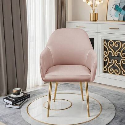 这款纯色仿牛奶丝坐垫专为弧形椅设计，采用高弹力、防尘防污的纯色仿牛奶丝面料制成。它既可用作装饰性扶手椅套，也可作为可拆卸的椅子保护垫，完美覆盖整个椅面。适用于酒店、客厅、书房、餐厅等场所的弧形椅。其经典简约的设计风格，是四季皆宜的家居装饰佳品。