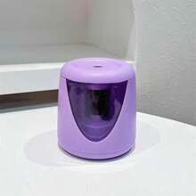 1个多色自动电动旋转削笔器，适合学生、男孩、女孩、青少年、成人及办公人士使用。内含1张随机贴纸和1个替换刀头。可作为学习用品、节日礼物、学习奖励、返校礼物或情人节礼物（部分细节随机）。 - 彩色 - 查看 11