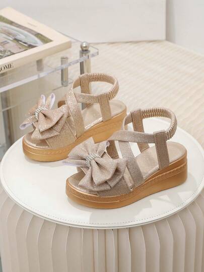1 Pair Gold Glitter Toddler/Little Girls' Platform Wedge Sandals With Bow & Rhinestone Design, Slip-On Closed Toe Fashion Dress Shoes For 3-15 Years Old, Suitable For Daily, Casual, Beach, School, Party, Spring/Summer 2026