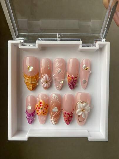10片手工按压式美甲贴片，春夏美甲，尖头甲片，可爱3D雕刻花朵、贝壳图案、3D蝴蝶、线条，搭配贝壳碎片装饰和珍珠美甲设计，Y2K风格，适合女孩和女士日常、节日、旅行、生日、婚礼美甲装饰，送给女孩的礼物