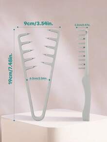 1 lược răng thưa - Dùng được cho cả nam và nữ, dụng cụ lý tưởng để tạo kiểu tóc xoăn bồng bềnh. Tay cầm có vân phù hợp với mọi loại tóc. Lược tạo kiểu này có thể nâng chân tóc, giúp nam giới tạo vẻ ngoài bồng bềnh và che đi phần tóc chẻ ngọn, cũng thích hợp để tạo kiểu tóc mái cho nữ. Thích hợp sử dụng hàng ngày, khi đi công tác, đi chơi và làm việc văn phòng. Nhỏ gọn và dễ cất giữ. - Nhiều màu - Xem 4
