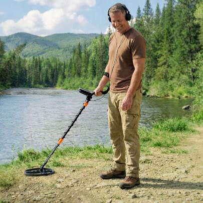 Metal Detector, 6", Lightweight Metal Detector With LCD Display, IP68 Waterproof Search Coil, Adjustable 22.8"-33.8" High Accuracy Gold Detector, Easy To Use, For Detecting Gold Treasure Hunting