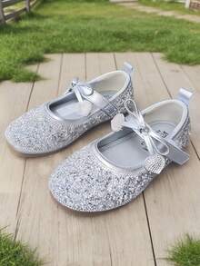 1 Pair Girls' Sequin Mary Jane Flat Shoes With Bow & Heart Pendant, Round Toe Dress Shoes For Party, Wedding, Daily Wear - Silver - View 5
