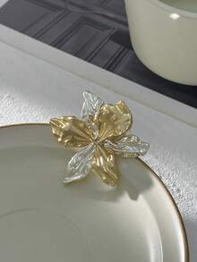 1枚波西米亚风双色荷叶边花瓣时尚胸针，优雅奢华，适合日常、派对、约会、女性节日生日等场合，百搭珠宝礼品。 - 胸針 - 查看 4