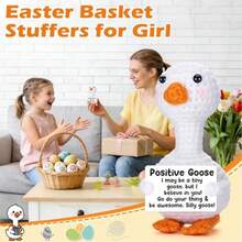 1个可爱针织鹅玩具：随时随地，陪伴您左右，带来笑容，传递积极能量！这只可爱的针织鹅不仅是毛绒玩具，更是一张充满正能量的卡片，鼓励您乐观地拥抱生活。 - 彩色 - 查看 4