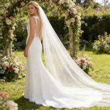 标志性柔软长款薄纱头纱，单层设计，边缘简洁利落，简约新娘头纱，配有金属发梳，适用于民事婚礼、教堂婚礼、情人节礼物、婚礼季 - 彩色 - 查看 8