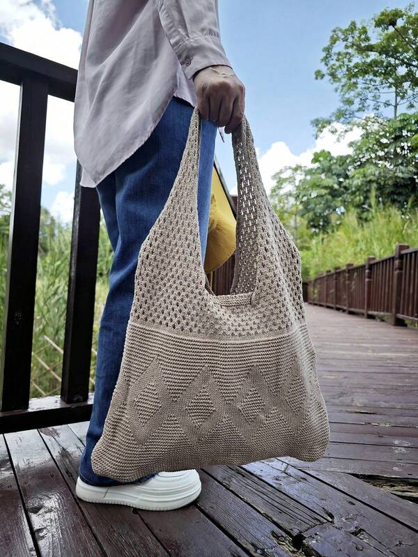 大容量时尚钩编手提包 - 轻便多功能针织手提包，黑色菱形图案，是旅行、海滩、度假和日常使用的理想之选。超大容量手提包，女士钩编编织包，夏季沙滩手提包，美观实用，轻便可折叠，沙沙摇曳设计，是女性旅行者户外活动、旅行和购物的完美礼物。