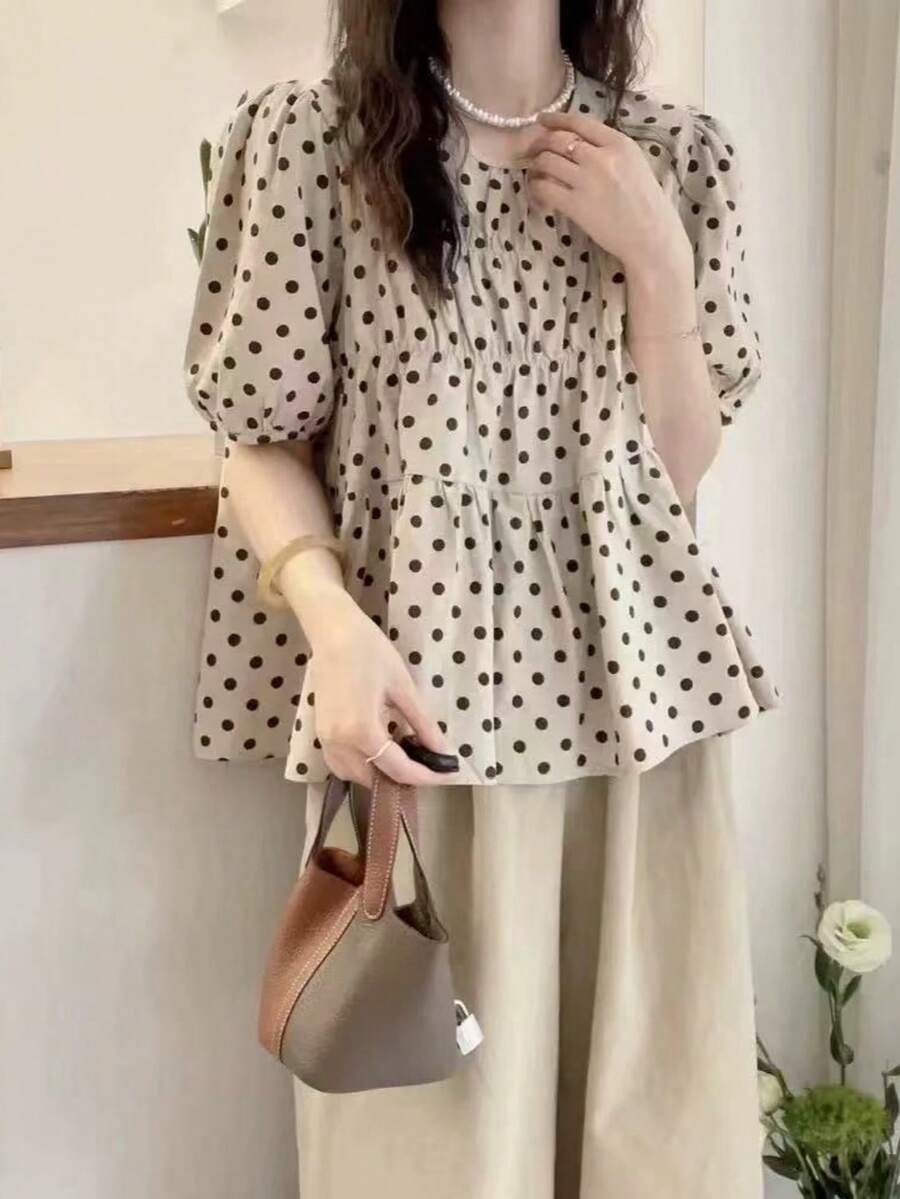 Áo kiểu nữ thời trang mùa hè, tay ngắn xòe họa tiết chấm bi, cổ tròn, vạt xòe nhẹ. - Màu be - Xem 1