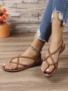 1 Pair Plus Size Women's Flat Sandals, Elegant New Design Black Woven Strap Flat Sandals, Fashionable Criss-Cross Straps, Comfortable Fit, Stylish And Versatile Shoes Suitable For Daily Wear - Brown - View 3