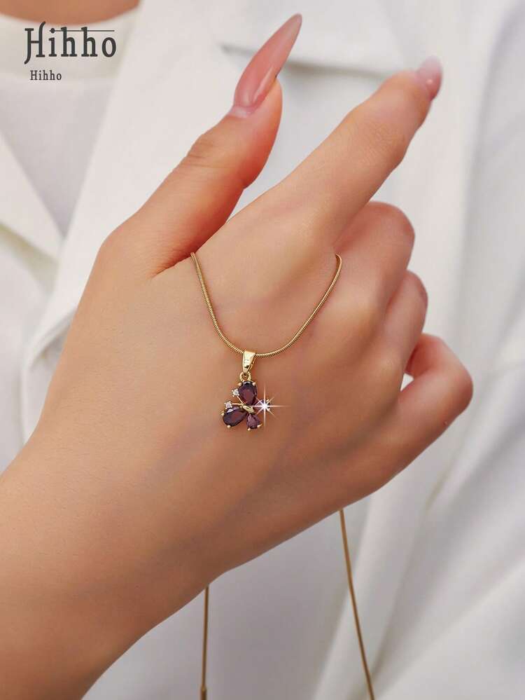 1 chiếc mặt dây chuyền hình bướm đính đá Cubic Zirconia chất lượng cao, mang đến vẻ dịu nhẹ cho cả đi làm và hẹn hò, dây xích dạng xương rắn ôm sát cổ một cách mượt mà. - Vàng - Xem 15