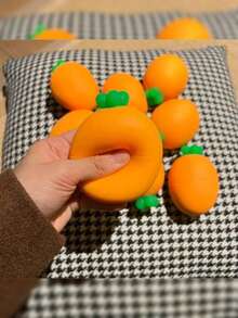 1个热销新款胡萝卜挤压揉捏音乐球，逼真蔬菜慢回弹减压球，柔软有弹性，超级减压，节日、生日和爱好者的完美礼物 - 彩色 - 查看 2