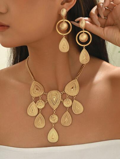 1 Set New Creative Fashion European And American Style Exaggerated Sexy Gold Round Splice Waterdrop Earrings, Necklace And Bib 3-Piece Jewelry Set, Designed For Elegant And Charming Women To Wear For Party, Celebration And Vacation