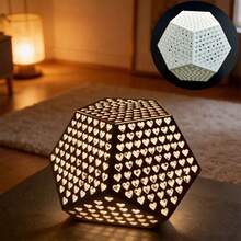 1个白色心形十二面体灯罩，3D打印几何灯罩，带有600多个心形镂空，浪漫心形阴影投影，创意几何照明（不含光源） - 半圓形 - 查看 1