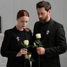 Misdary Funeral Favors For Guests Funeral Memorial Pin Cross Ribbons Forever In Our Hearts Lapel Brooch Pin For Religious Christian Celebration Of Life Mourning Remembrance Day - 紫色 + 25 - 查看 7