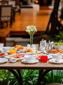 Bó hoa cúc nhân tạo 6 bông, hoa dại giả bằng lụa với thân xanh, thích hợp trang trí nhà cửa, phòng ngủ, bó hoa cưới, bình hoa trang trí bàn, trang trí hoa mùa xuân hè, đạo cụ chụp ảnh, trang trí sân vườn, đồ thủ công hoa giả tự làm, hoa giả cắm bình, trang trí phòng theo phong cách Cottagecore, hoa nhân tạo trang trí bàn làm việc. - Nhiều màu - Xem 9