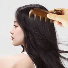 Peigne à cheveux en forme de chat en bois de santal, de taille portable, fait main. Peigne de massage de la tête pour favoriser la circulation sanguine. Peigne multifonctionnel à cinq dents - Multicolore - Voir 7