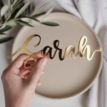 金色镜面席位卡、豪华婚礼席位卡、金色镜面标签、激光切割姓名卡、亚克力婚礼卡片、婚礼装饰、定制餐桌布置、活动/婚礼姓名标签、感谢卡、预留日期标签、定制婚礼工艺品、派对用品 - 名字標籤 - 查看 3