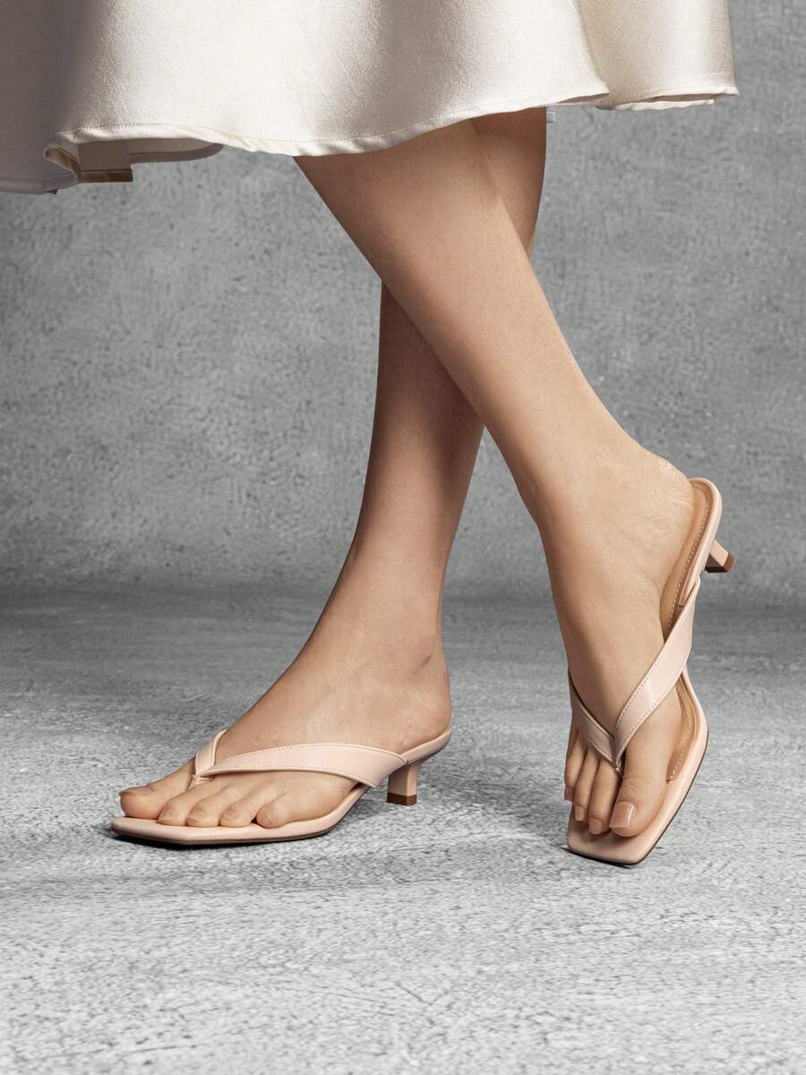 Athlefit Women's Kitten Heels Flip Flops Square Toe Low Heels Slip On Comfortable Summer Thong Heeled Sandals - 裸體 - 查看 1