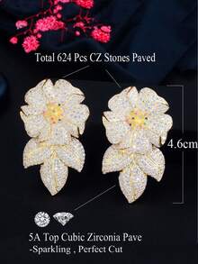 1 set de boucles d'oreilles pendantes fleur et feuille plaquées or jaune avec zirconium cubique micro-serti. Bijoux de luxe CZ pour femmes, mariées, demoiselles d'honneur, mariage, fiançailles, banquet, fête. Cadeau pour petite amie/épouse - Blanc - Voir 6