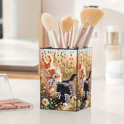 一套四面图案点钻DIY钻石画套装，包含不规则水钻镶嵌画亚克力笔筒收纳盒、亚克力点钻个性化桌面杂物收纳盒，是家庭办公、学校用品和手工工艺品的理想之选。可爱的办公用品。圣诞节假日礼物。