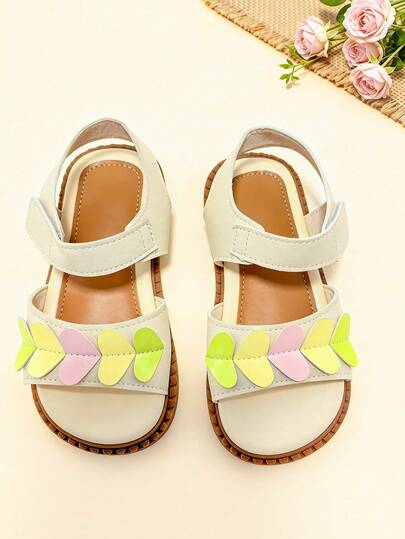 1 Pair Kids Sandals, Girls Summer Flat Sandals, Open Toe Flat Shoes, Fashionable Beige Heart & Leaf Hook And Loop Design, Fresh & Versatile Soft Bottom Comfortable, Suitable For Banquet, Gathering, Party, Wedding, Vacation