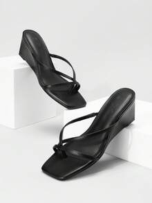 Athlefit Women Square Toe Wedge Sandals Strappy Slip On Slides Flip Flop Heels Summer Casual - 黑色 - 查看 5
