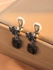 1 para modnych czarnych kolczyków z cyrkonii, klipsy w nowym stylu bez przekłuwania, biżuteria do uszu w stylu retro wysokiej klasy, odpowiednia do codziennego noszenia przez kobiety i na prezenty festiwalowe - Klipsy na uszy bez przekłuwania - Zobacz 7