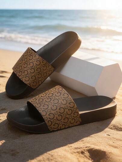 四季皆宜的室内拖鞋、户外运动拖鞋、人字拖、套脚拖鞋、不对称图案鞋面