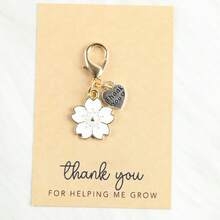 8个精美樱花钥匙扣，附赠“谢谢”字样和感谢卡，是节日、生日、派对、婚礼、毕业典礼、教师节、母亲节、父亲节的完美礼物。 - 彩色 - 查看 8