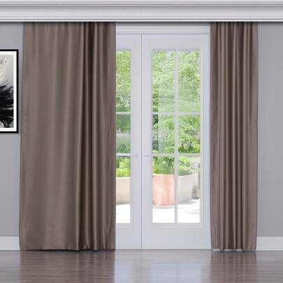 Verduisterend gordijnpaneel van gaasstof, voor het verduisteren van de kamer.