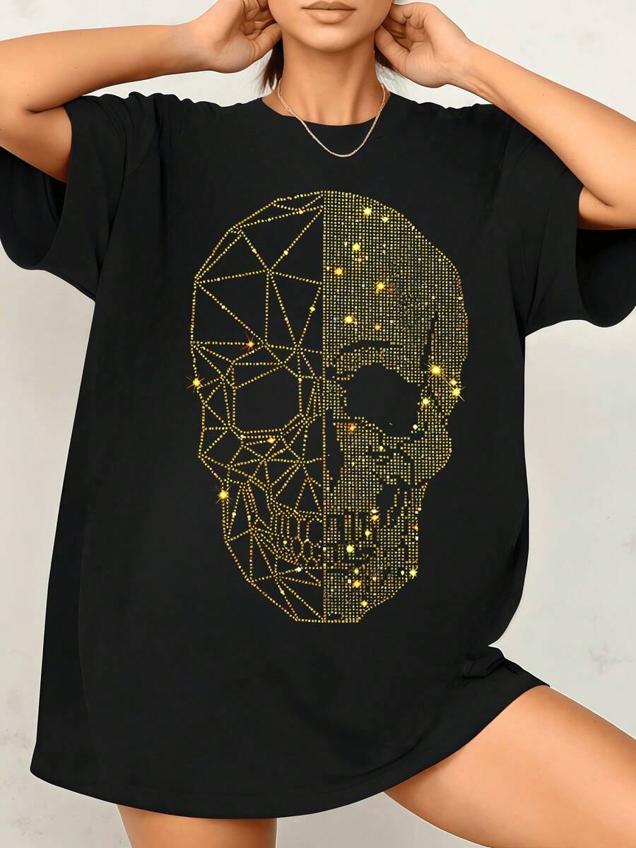 Cráneo geométrico formado por destellos dorados que simbolizan la unión entre lo efímero y la energía interior recordando la fortaleza del espíritu camiseta de mujer 220g cuello redondo casual elegante - Negro - Ver 1