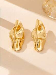 A Pair Of Unique Gold Irregular Pleated Earrings For Women - Gold - View 4