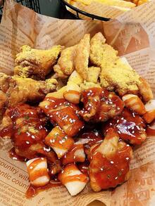 50/100/150张食品包装纸，三明治包装纸，烘焙纸，防水防油托盘垫，面包/三明治/烧烤吸油纸，烘焙煎炸鸡肉防油纸，零食托盘垫，英文报纸印刷托盘垫 - 彩色 - 查看 10