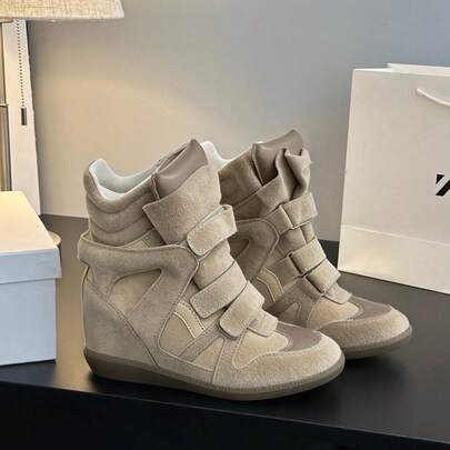 New Women's Sneakers 2026 With Hidden Heel Reinforcement – High-Quality Black Suede Wedge Heels, Retro Street Style Design With Leather Toe Cap, Comfortable Lightweight Sole, Color-Coordinated, Flat And Casual, Ideal For Everyday Wear, Street Style And Elegant Outfits
