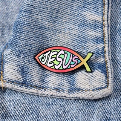 卡通耶稣合金徽章创意个性化背包装饰服装腰带防眩光胸针，适合日常佩戴和送礼