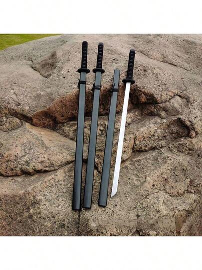 55厘米全长武士刀模型，带刀鞘，逼真造型，动漫COS角色扮演道具，男孩声光玩具刀，未开刃版。适用于动漫COS、舞台表演、节日派对、收藏展示、男孩礼物；经久耐用，便携易收纳。