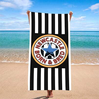 1 pieza Toalla de playa con estampado digital de tema de fútbol - Super absorbente, fibra ultra fina, tela de punto moderna, ideal para playa de verano, natación y camping, manta de playa moderna de material de fibra ultra fina