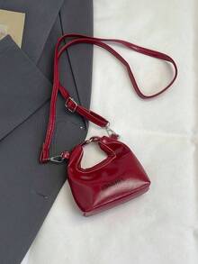 一款复古风格、轻巧便携的斜挎包。2026新款优雅精致，百搭实用，适合女士使用。这款包呈方形。 - 紅色 - 查看 11