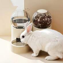 1 bình đựng nước tự động dung tích lớn cho thỏ, làm bằng chất liệu ABS bền, thiết kế trong suốt, kèm theo bát nước nhựa lớn, không cần pin. - Xem 3